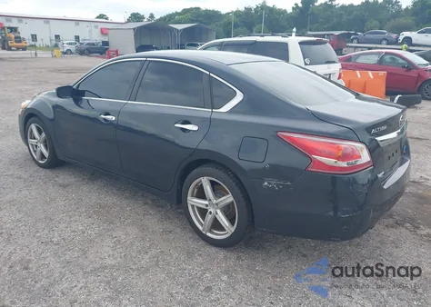 2013 Nissan Altima 2.5 S from USA, damaged, VIN 1N4AL3AP2DC200364